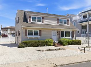 17 W Ramapo Ln, Brant Beach, NJ 08008