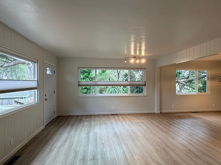 922 Maple St — Photo 9