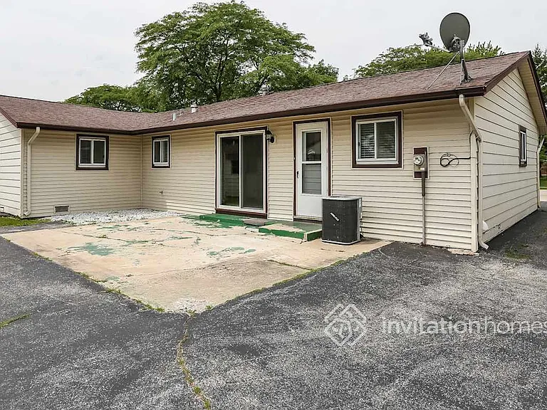 137 Shadywood Ln — Photo 17