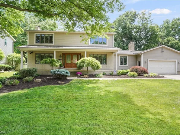 1396 Wimbledon Cir, Stow, OH 44224