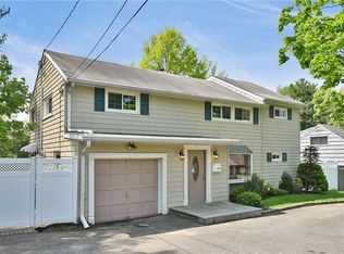 59 Lambert Ln, New Rochelle, NY 10804