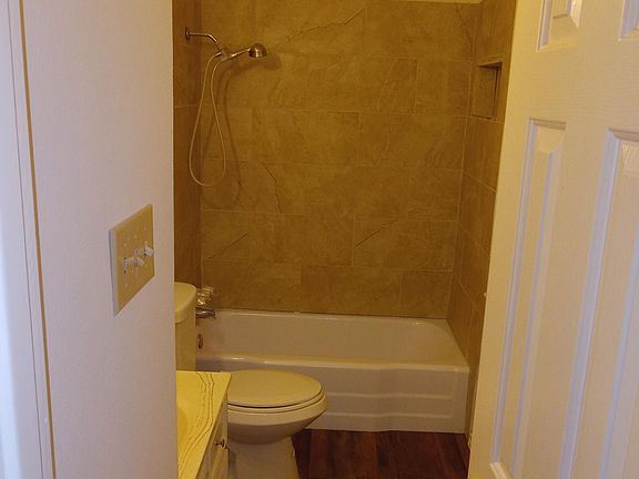 4th image of 1808 Willow Ln