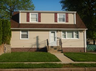 90 Durham St, Pompton Lakes, NJ 07442