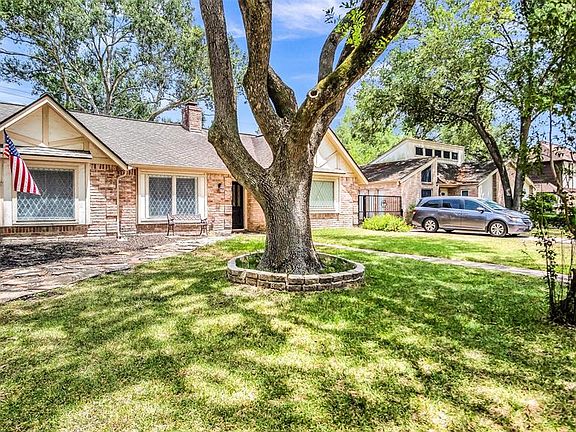 3rd image of 11818 Mill Trail Ln