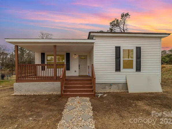 6 Walnut St, Great Falls, SC 29055