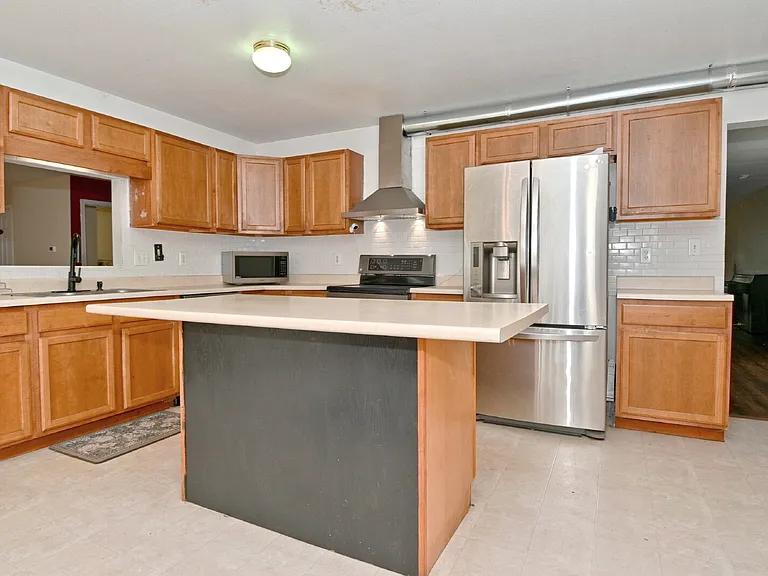 1043 Rentham Ln — Photo 24