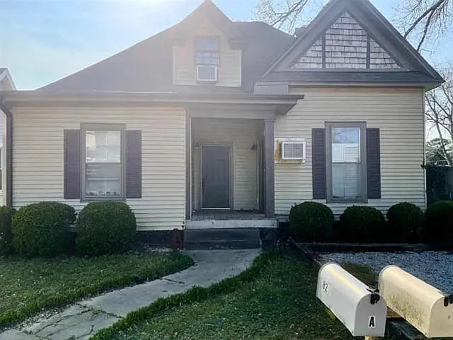 2 bed, $900 — Photo 3