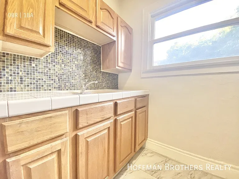 532 S Coronado St #412 — Photo 3
