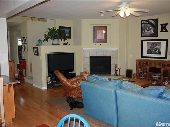4th image of 9542 E Park Dr