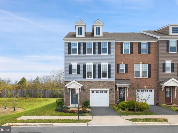 8401 Girvan Ct, Manassas, VA 20109