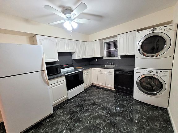 2nd image of 12 Osborne Pl Floor 2