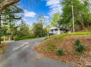 98 Limberlost Dr, Hendersonville, NC 28739