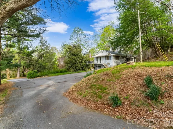98 Limberlost Dr, Hendersonville, NC 28739