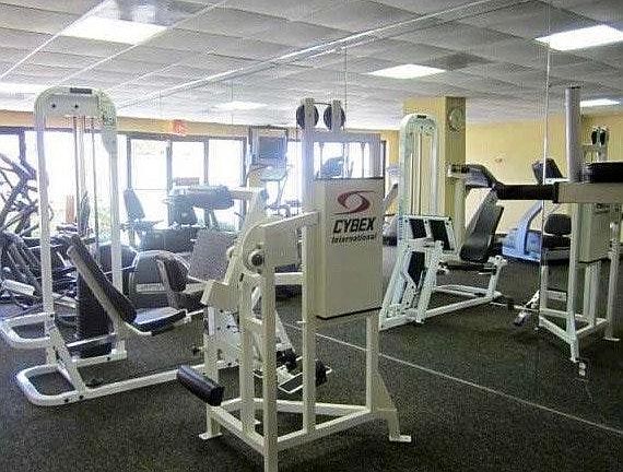 5th image of 300 Bayview Dr APT 111
