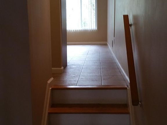 5th image of 196 Essex Dr