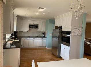 34 Jefferson Pl, Massapequa, NY 11758