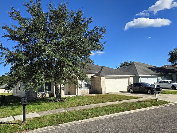 3rd image of 6419 Blue Leaf Lane