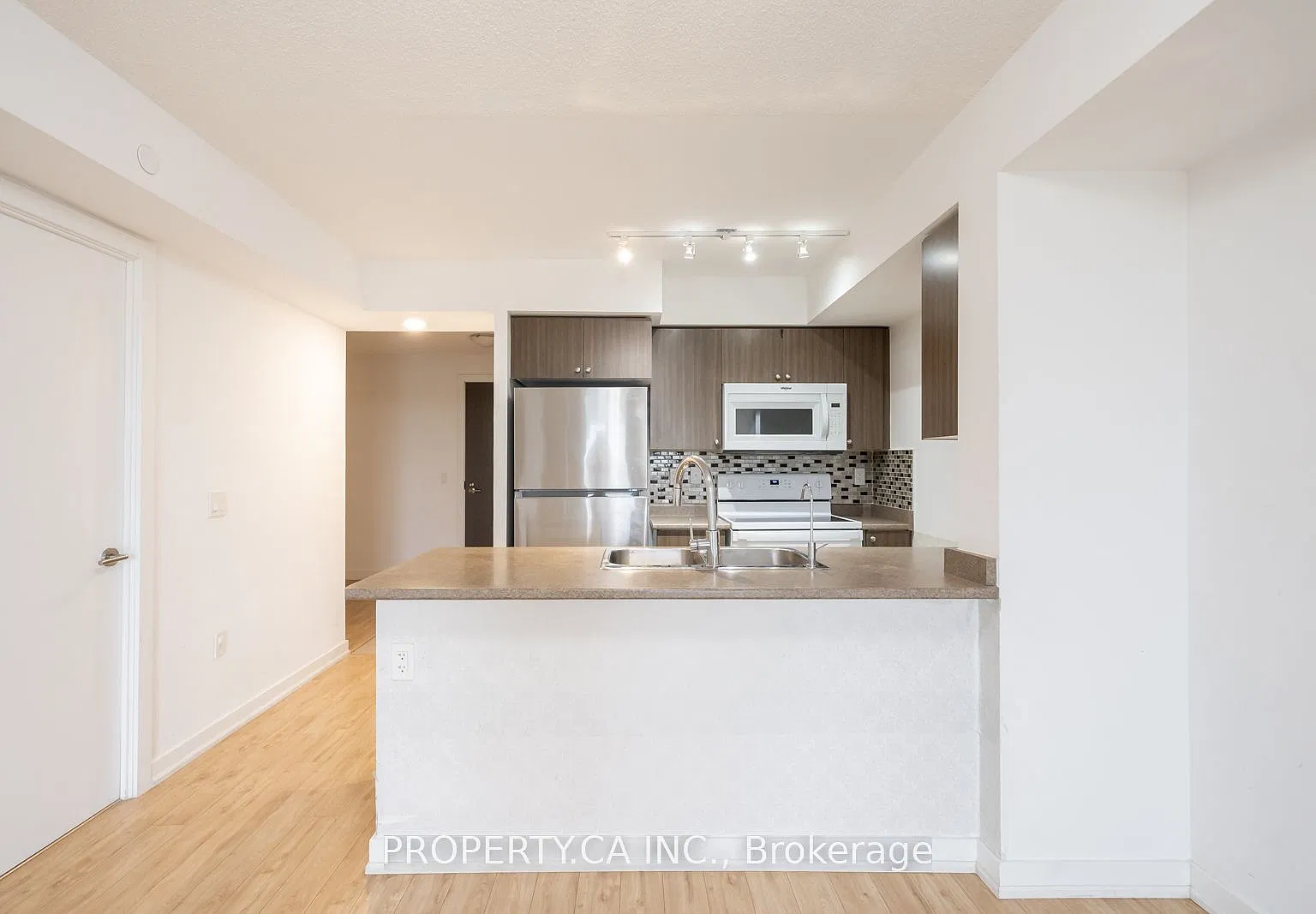 2 bed, $2,350 — Photo 4