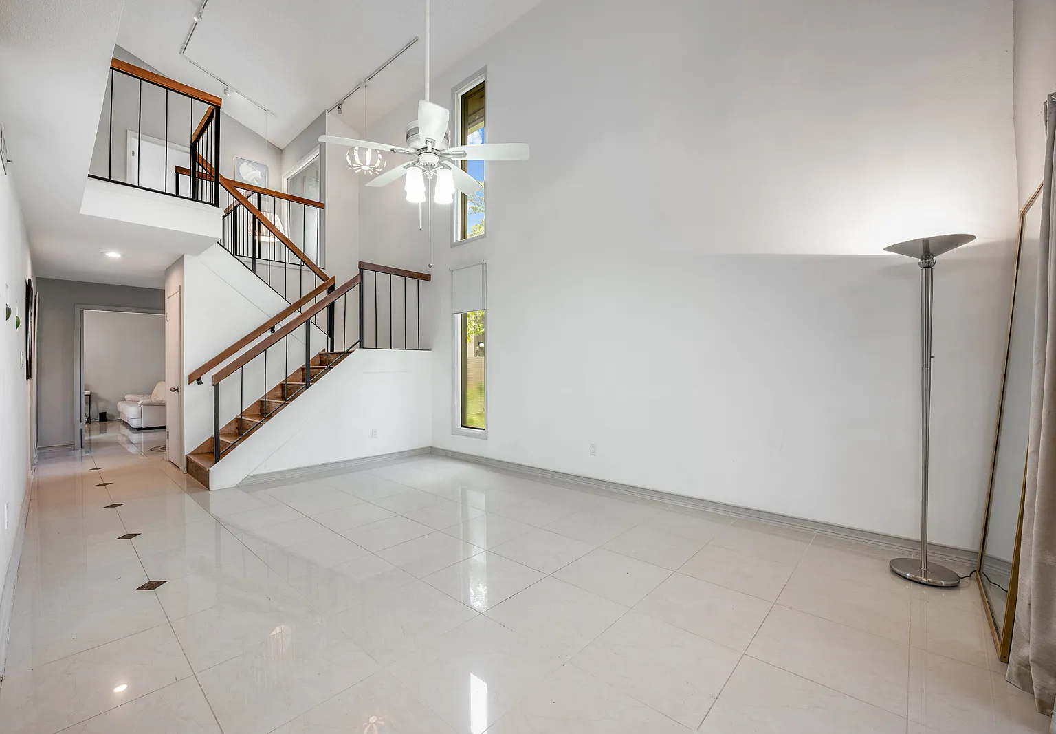 3 bed, 1828 sqft, $2,400 — Photo 2