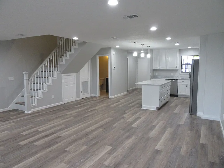 1345 Capri Dr — Photo 8