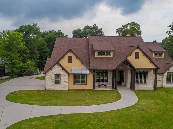 8989 Stone Oak Dr, Montgomery, TX 77316