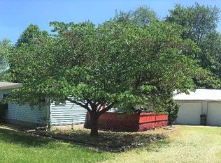 412 W Shanklin St, Jasonville, IN 47438