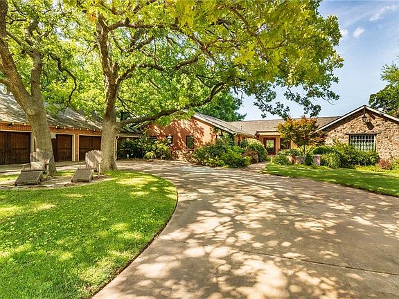 2nd image of 151 Lake Aluma Dr