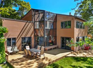 311 E Lake Mitchell Dr, Cadillac, MI 49601