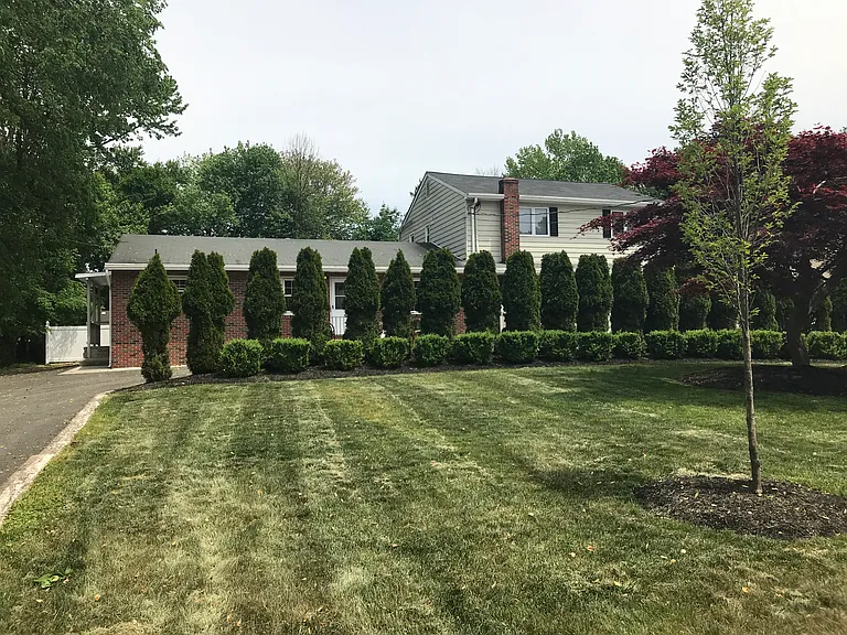 38 Hillsdale Rd — Photo 1
