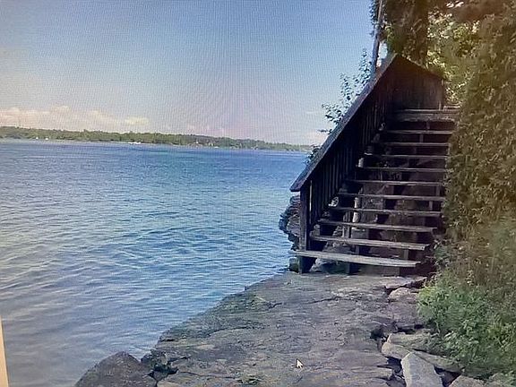 3rd image of 1 Loon Ln