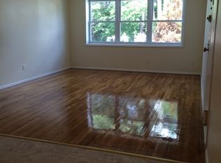 106 Llewellyn Pl, Staten Island, NY 10310