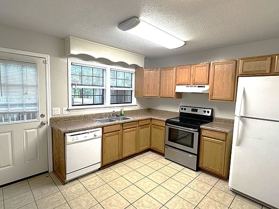 4th image of 1811 Hartsfield Rd #A