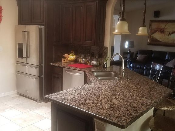 3rd image of 11412 Menlo Ave