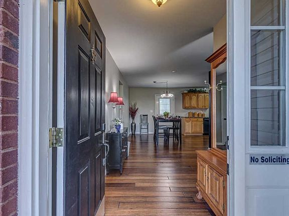 3rd image of 312 Briar Patch Ln