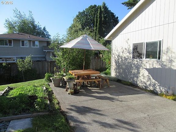 5th image of 15645 SE Thiessen Ct