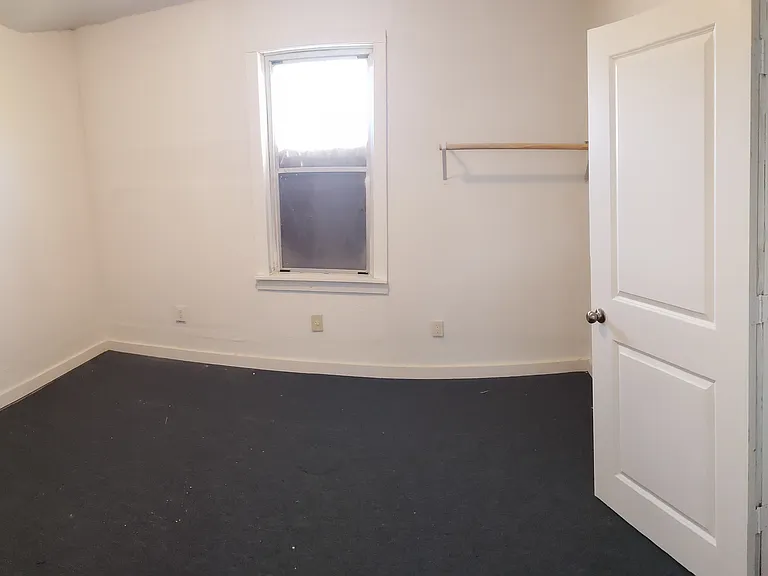 855 McKinley Ave — Photo 2