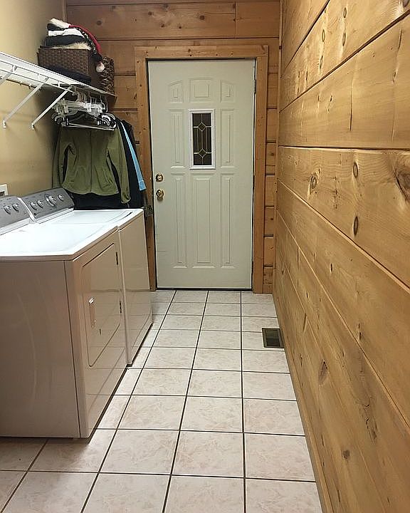 2nd image of 2907 Beech Log Rd