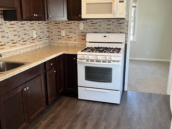 5th image of 377 W Brockton Ave