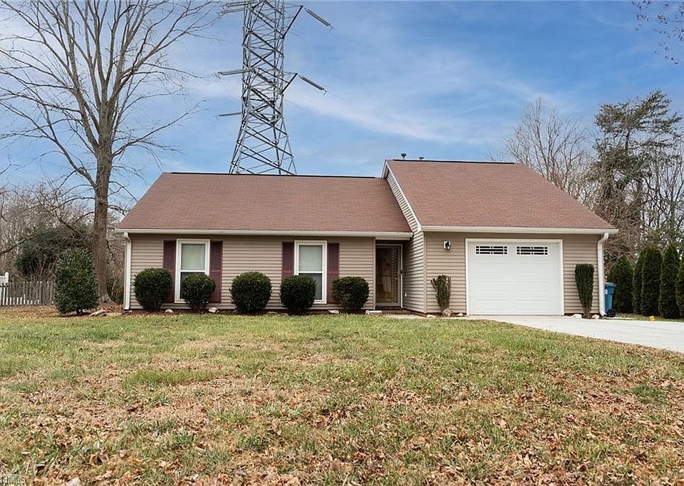 1st image of 5703 Chinaberry Pl