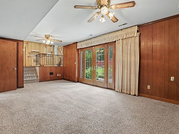3rd image of 10024 Seawell Dr