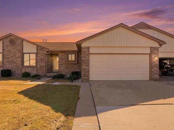 26214 Jackgrove Ln, Chesterfield, MI 48051