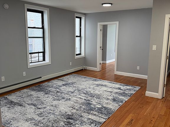 3rd image of 2559 Cruger Ave Floor 1