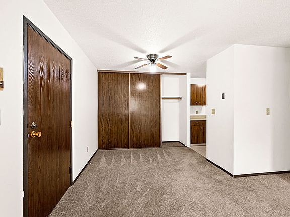 3rd image of 8388 Jasmine St #4