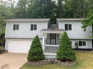 8327 Settlers Psge, Brecksville, OH 44141
