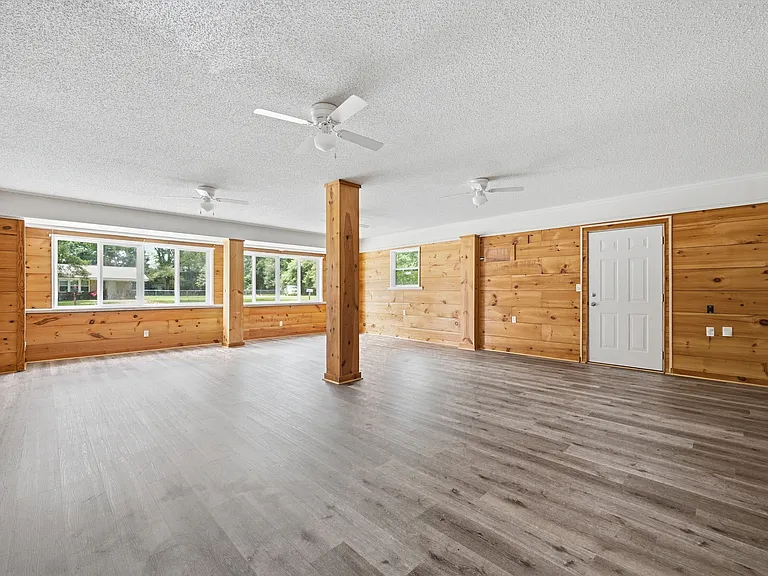 1906 Elaine Ave — Photo 26