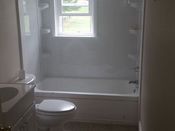 3rd image of 3411 W Walnut St APT 6