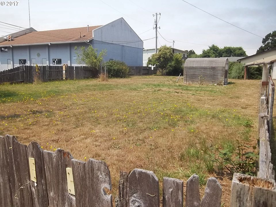 2nd image of 902 Bowron Rd