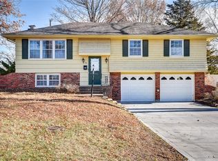 301 SW Marion Ln, Lees Summit, MO 64081