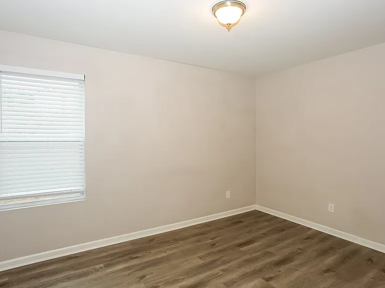 1083 Manston Pl SW — Photo 14