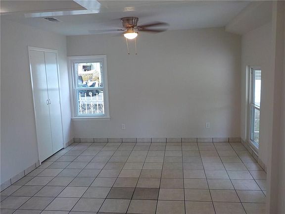 4th image of 1429 S Brighton Ave